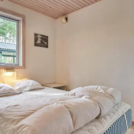 Bright Retreat - By Traum Vester Somarken