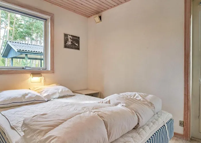 Bright Retreat - By Traum Vester Somarken